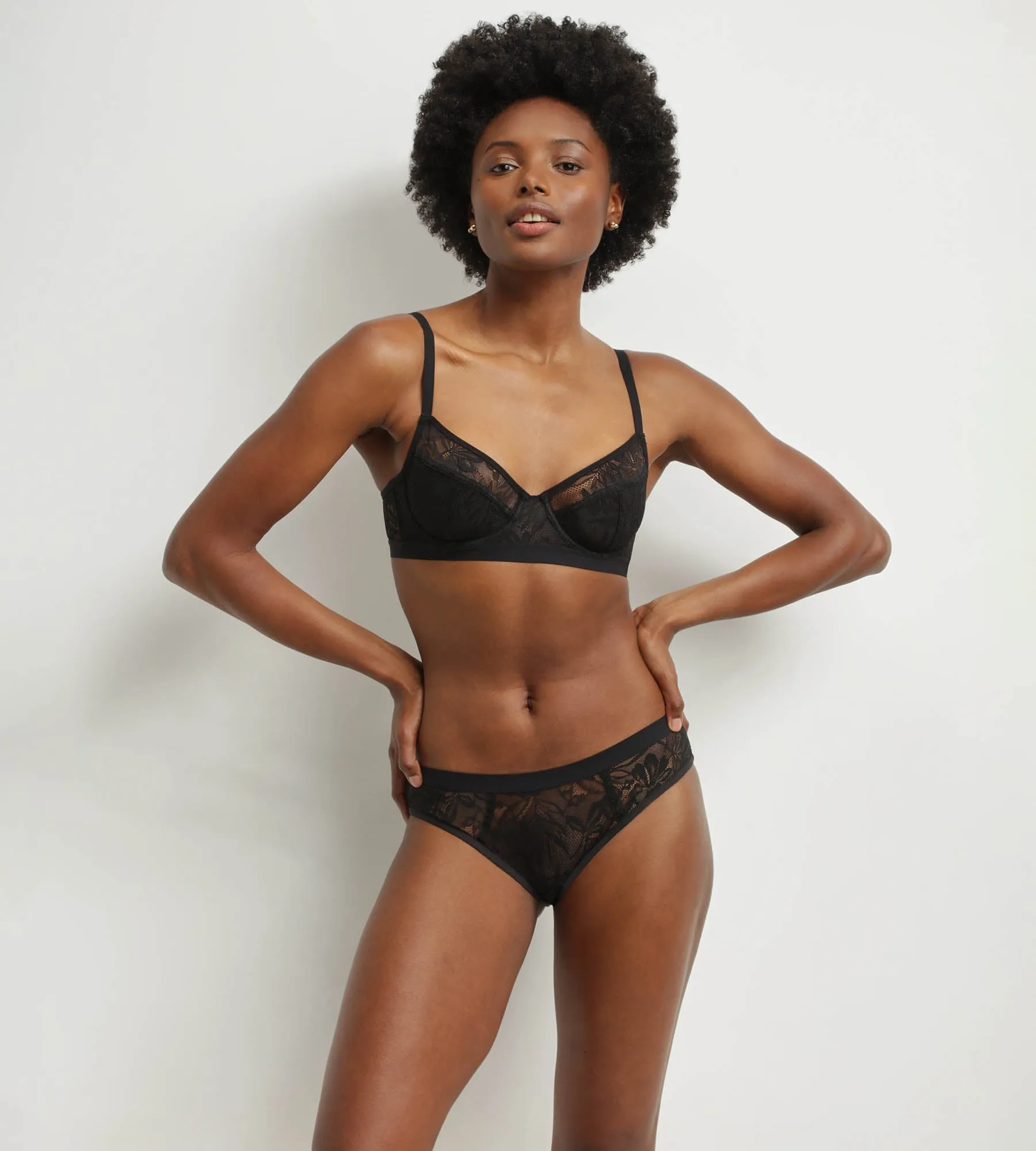 Soutien-gorge à armatures en dentelle noire à feuillage Mod de Dim